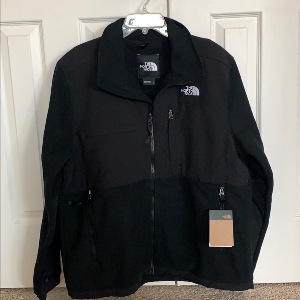 NEW WITH TAGS Men’s The North Face Denali Jacket